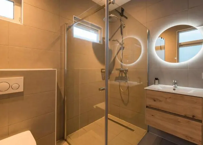 Spacious Lana, Clean Comfy Tilburg